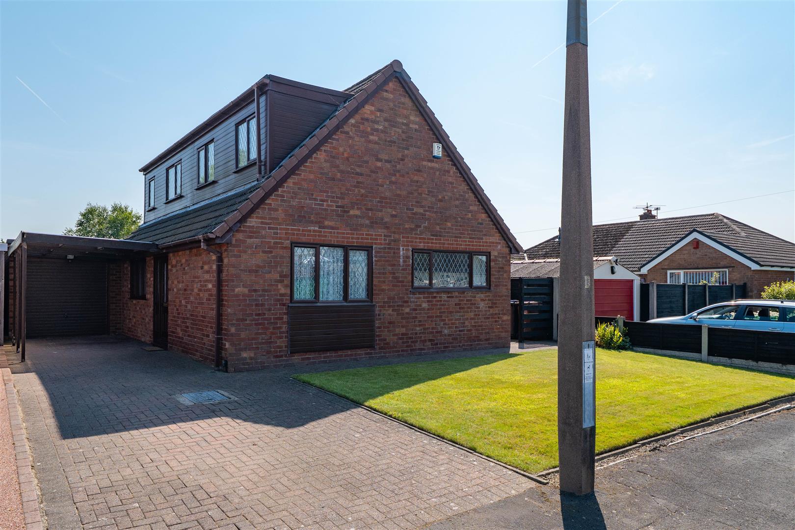5 bed property in Evesham Close, Preston